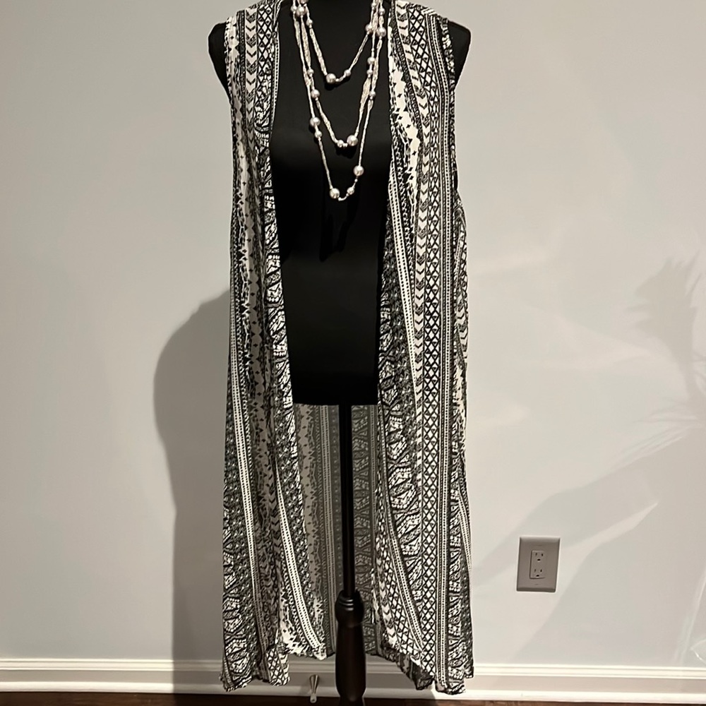Sheer sleeveless boho kimono
